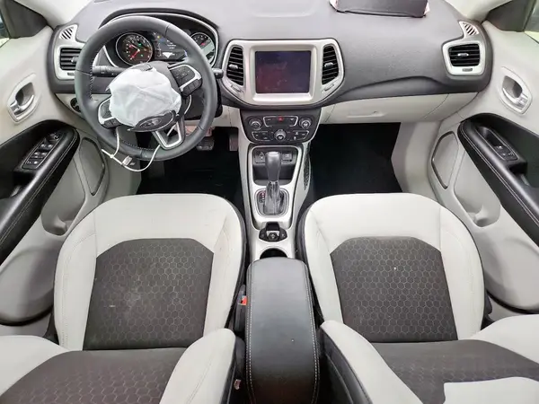 3C4NJCBB7JT108493 2018 JEEP COMPASS - Image 8