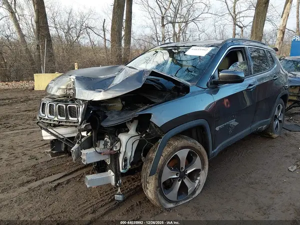 3C4NJCBB7JT124127 2018 JEEP COMPASS - Image 2