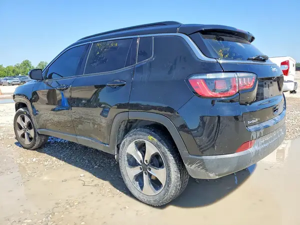 3C4NJCBB7JT137427 2018 JEEP COMPASS - Image 2