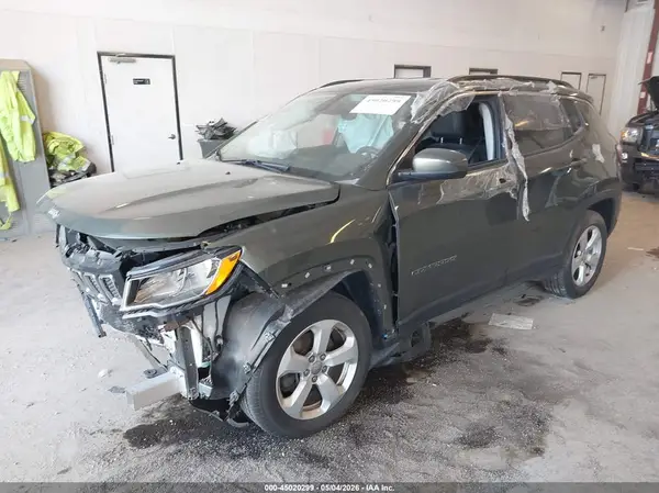 3C4NJCBB7JT140165 2018 JEEP COMPASS - Image 2