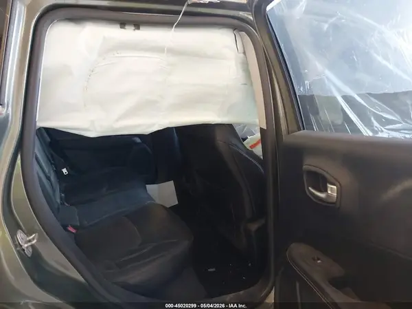 3C4NJCBB7JT140165 2018 JEEP COMPASS - Image 8
