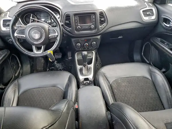 3C4NJCBB7JT165843 2018 JEEP COMPASS - Image 8