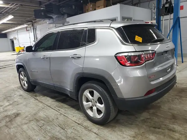 3C4NJCBB7JT186661 2018 JEEP COMPASS - Image 2