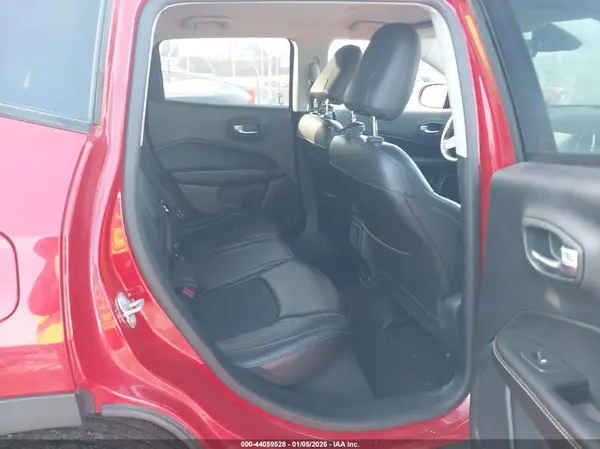 3C4NJCBB7JT240816 2018 JEEP COMPASS - Image 8