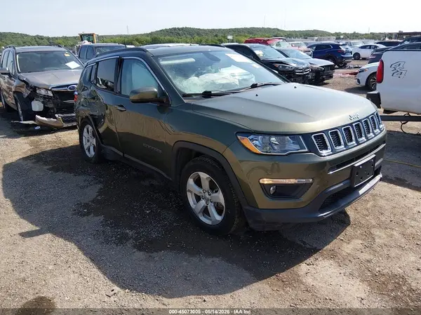 3C4NJCBB7JT267952 2018 JEEP COMPASS - Image 1