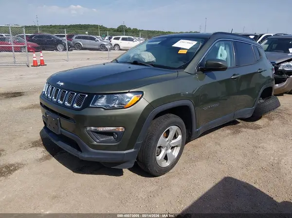3C4NJCBB7JT267952 2018 JEEP COMPASS - Image 2