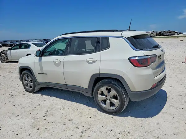 3C4NJCBB7JT272603 2018 JEEP COMPASS - Image 2
