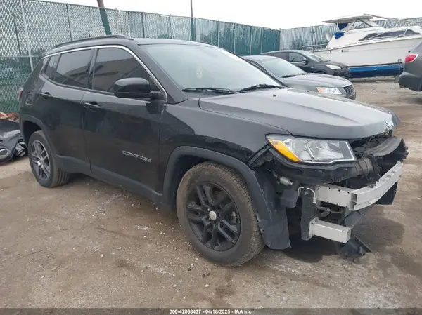 3C4NJCBB7JT285996 2018 JEEP COMPASS - Image 1