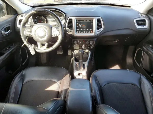 3C4NJCBB7JT304658 2018 JEEP COMPASS - Image 8