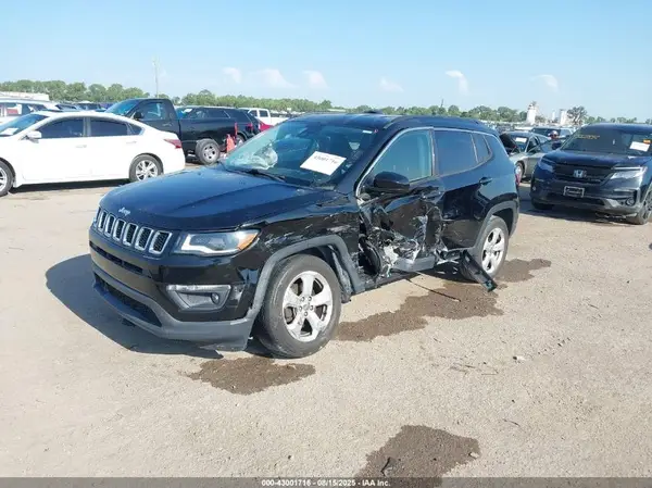 3C4NJCBB7JT304661 2018 JEEP COMPASS - Image 2