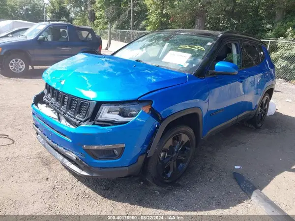 3C4NJCBB7JT327275 2018 JEEP COMPASS - Image 2