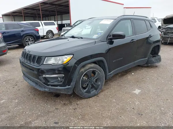 3C4NJCBB7JT327602 2018 JEEP COMPASS - Image 2