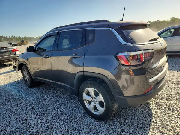 3C4NJCBB7JT327695 2018 JEEP COMPASS - Image 2