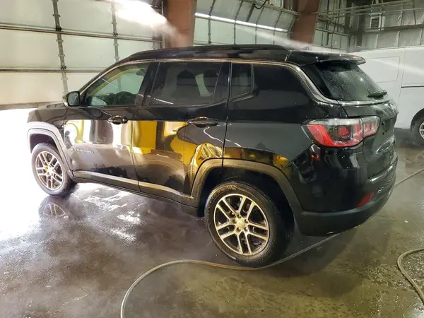 3C4NJCBB7JT338891 2018 JEEP COMPASS - Image 2