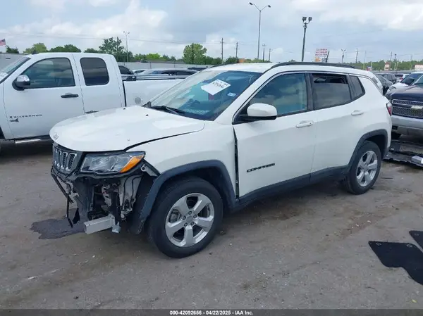 3C4NJCBB7JT368604 2018 JEEP COMPASS - Image 2