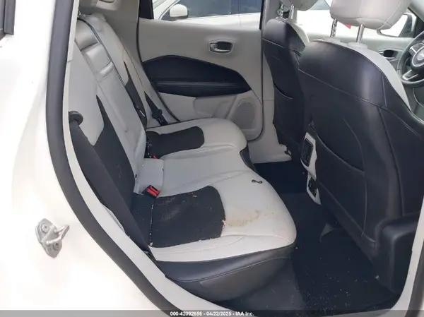 3C4NJCBB7JT368604 2018 JEEP COMPASS - Image 8