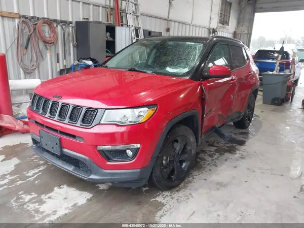 3C4NJCBB7JT407241 2018 JEEP COMPASS - Image 2