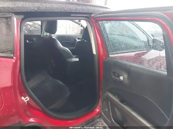 3C4NJCBB7JT407241 2018 JEEP COMPASS - Image 8