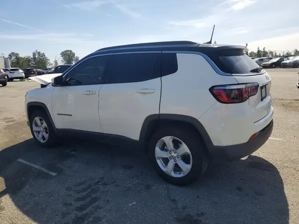 3C4NJCBB7JT408647 2018 JEEP COMPASS - Image 2