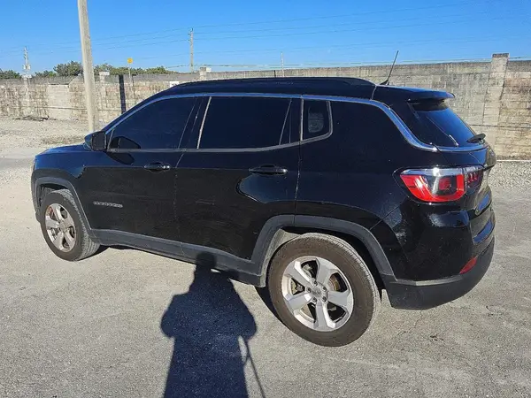 3C4NJCBB7JT409474 2018 JEEP COMPASS - Image 2