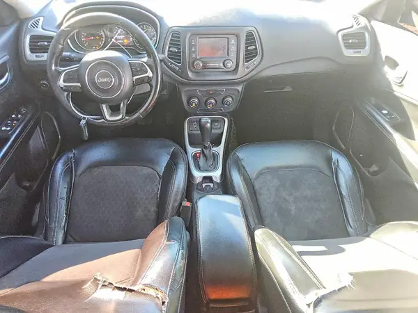 3C4NJCBB7JT409474 2018 JEEP COMPASS - Image 8