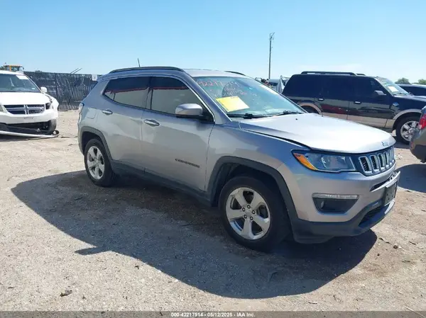 3C4NJCBB7JT411001 2018 JEEP COMPASS - Image 1
