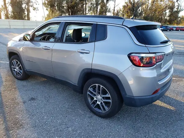 3C4NJCBB7JT442958 2018 JEEP COMPASS - Image 2