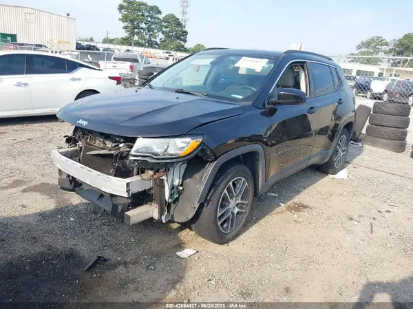 3C4NJCBB7JT461574 2018 JEEP COMPASS - Image 2
