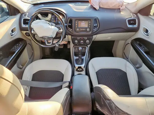 3C4NJCBB7JT467777 2018 JEEP COMPASS - Image 8