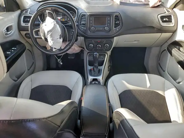 3C4NJCBB7JT468461 2018 JEEP COMPASS - Image 8