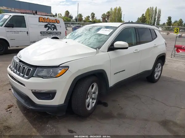 3C4NJCBB7JT469190 2018 JEEP COMPASS - Image 2