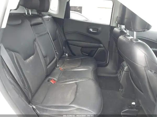 3C4NJCBB7JT469190 2018 JEEP COMPASS - Image 8