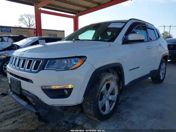 3C4NJCBB7JT471439 2018 JEEP COMPASS - Image 2