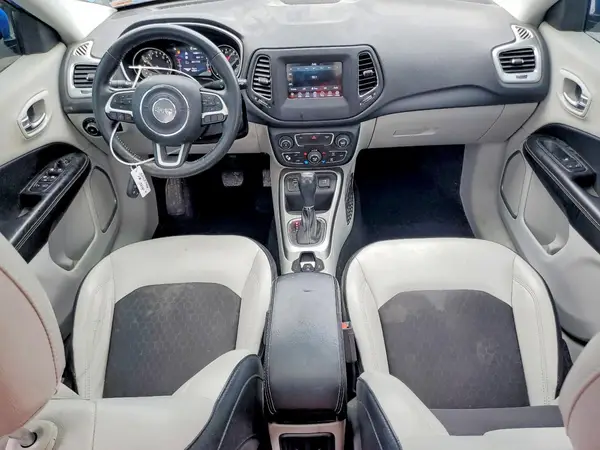 3C4NJCBB7JT486989 2018 JEEP COMPASS - Image 8