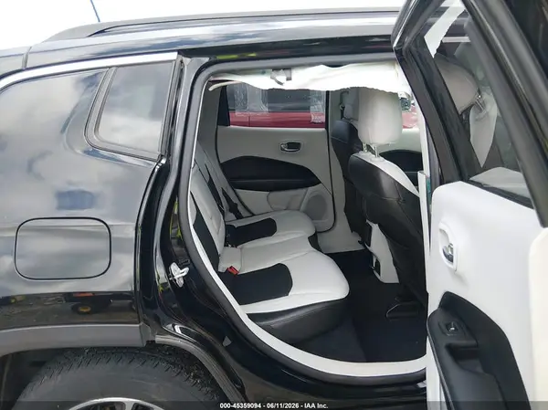 3C4NJCBB7JT487138 2018 JEEP COMPASS - Image 8