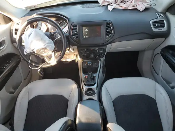 3C4NJCBB7JT488418 2018 JEEP COMPASS - Image 8