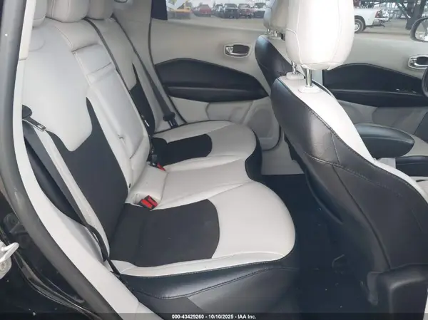 3C4NJCBB7KT614195 2019 JEEP COMPASS - Image 8