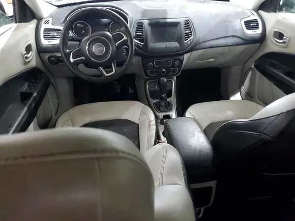 3C4NJCBB7KT637055 2019 JEEP COMPASS - Image 8
