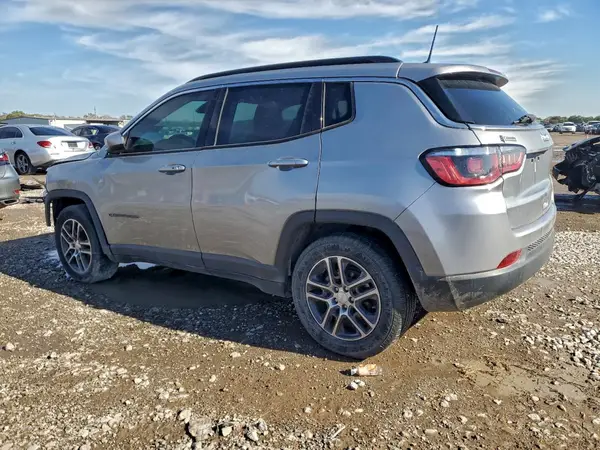 3C4NJCBB7KT638738 2019 JEEP COMPASS - Image 2