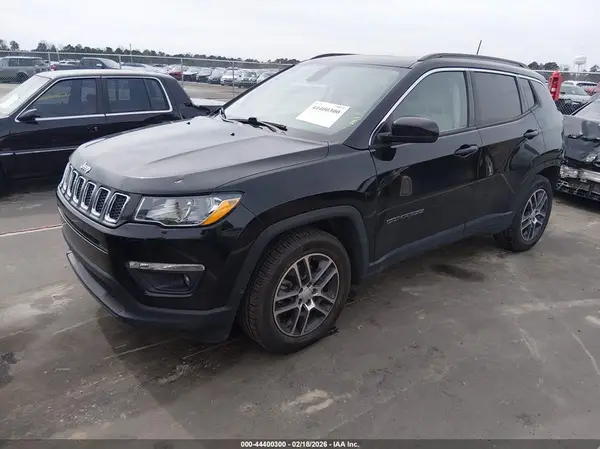 3C4NJCBB7KT652445 2019 JEEP COMPASS - Image 2