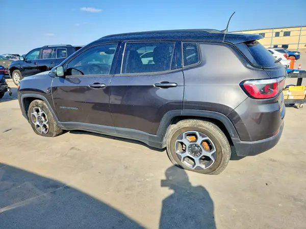 3C4NJCBB7KT677362 2019 JEEP COMPASS - Image 2