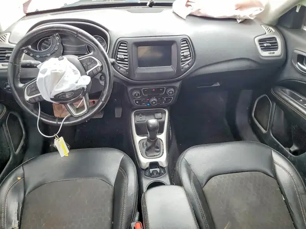 3C4NJCBB7KT685543 2019 JEEP COMPASS - Image 8