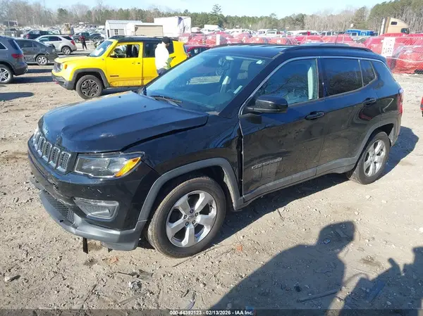 3C4NJCBB7KT693030 2019 JEEP COMPASS - Image 2
