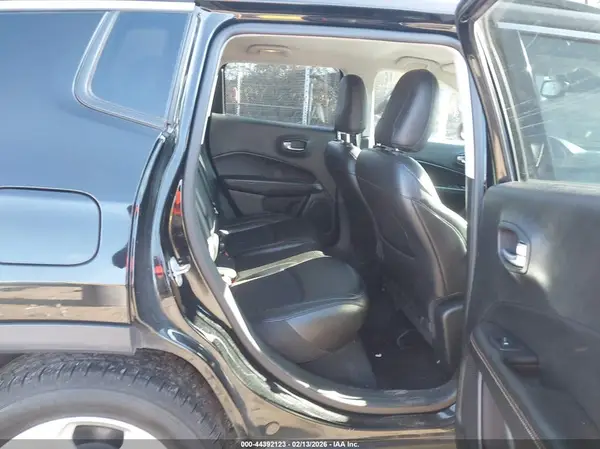 3C4NJCBB7KT693030 2019 JEEP COMPASS - Image 8