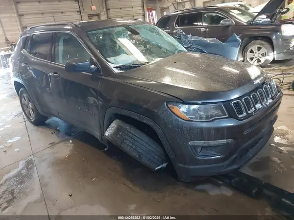 3C4NJCBB7KT726561 2019 JEEP COMPASS - Image 1