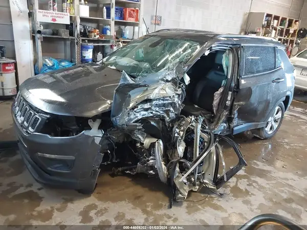 3C4NJCBB7KT726561 2019 JEEP COMPASS - Image 2