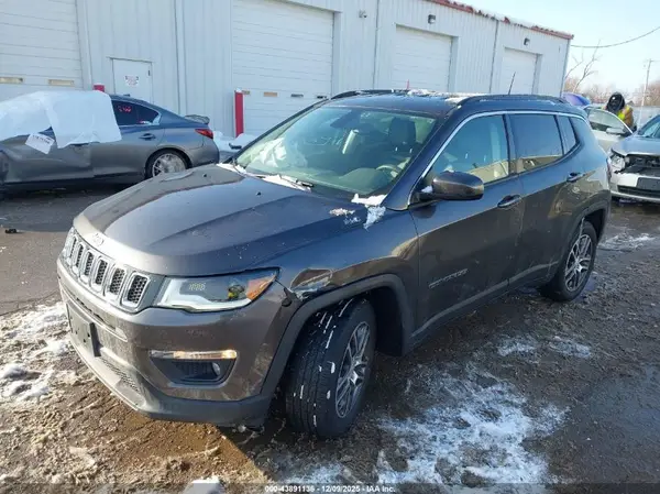 3C4NJCBB7KT726608 2019 JEEP COMPASS - Image 2
