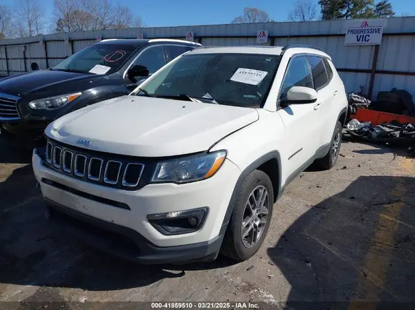 3C4NJCBB7KT755879 2019 JEEP COMPASS - Image 2