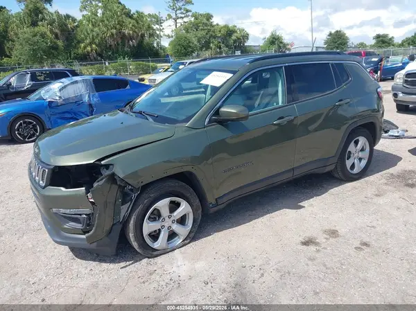 3C4NJCBB7KT803235 2019 JEEP COMPASS - Image 2