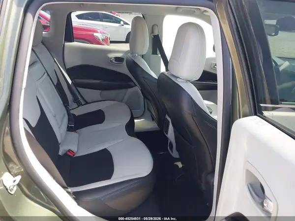 3C4NJCBB7KT803235 2019 JEEP COMPASS - Image 8
